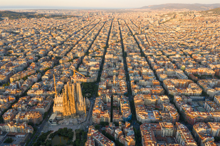 Five Centuries of Socio-Economic Inequality in Barcelona and Its Hinterland