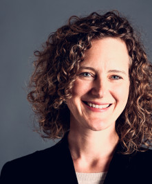 Lisa Warth